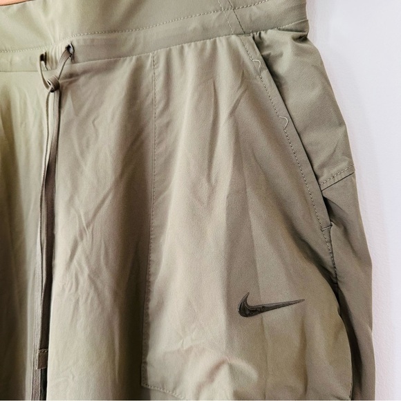 Nike Bliss Luxe 7/8 Training Pants Olive Army Green CU4603-222 Women Size Medium - Picture 8 of 15